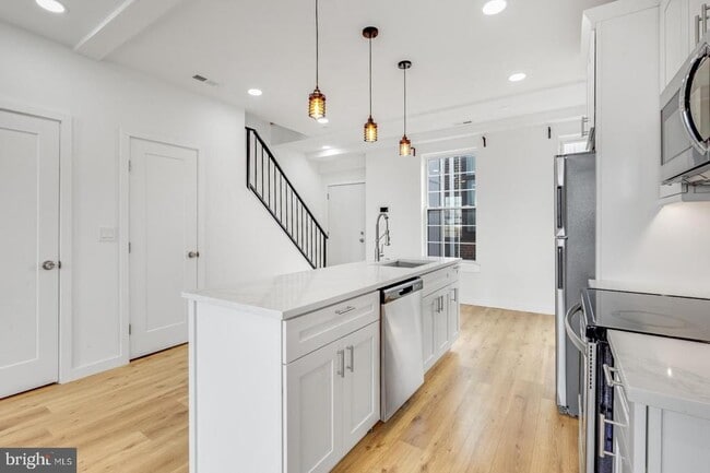 Photo - 2045 Trenton Ave Unidad 402