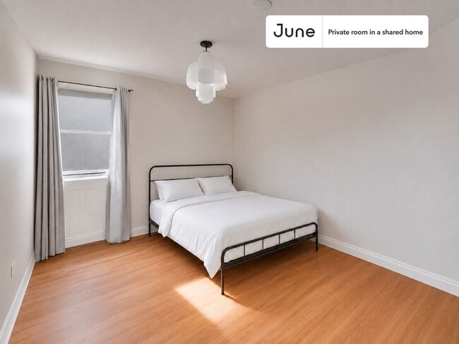 Building Photo - Room in Shared 2 bed/1 bath home in Brookland