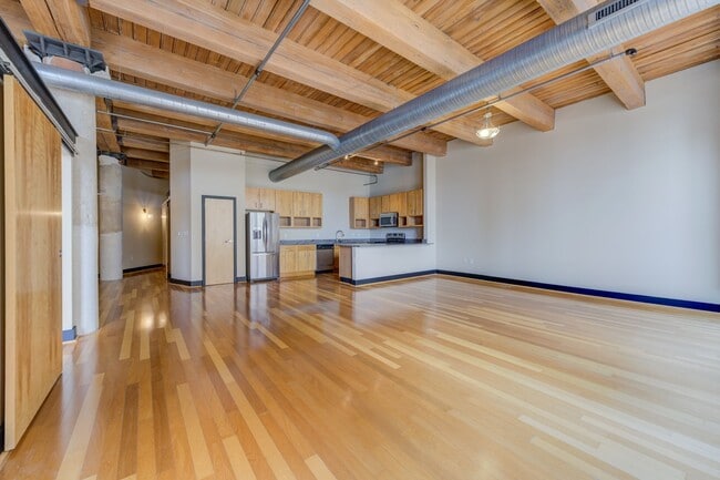 1113 Washington Ave Unit 418