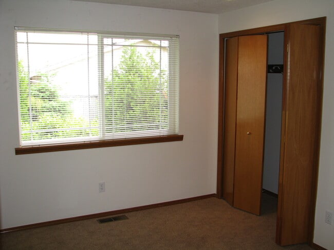 Photo - Quiet Two Bedroom Duplex in South Salem Unit 5112