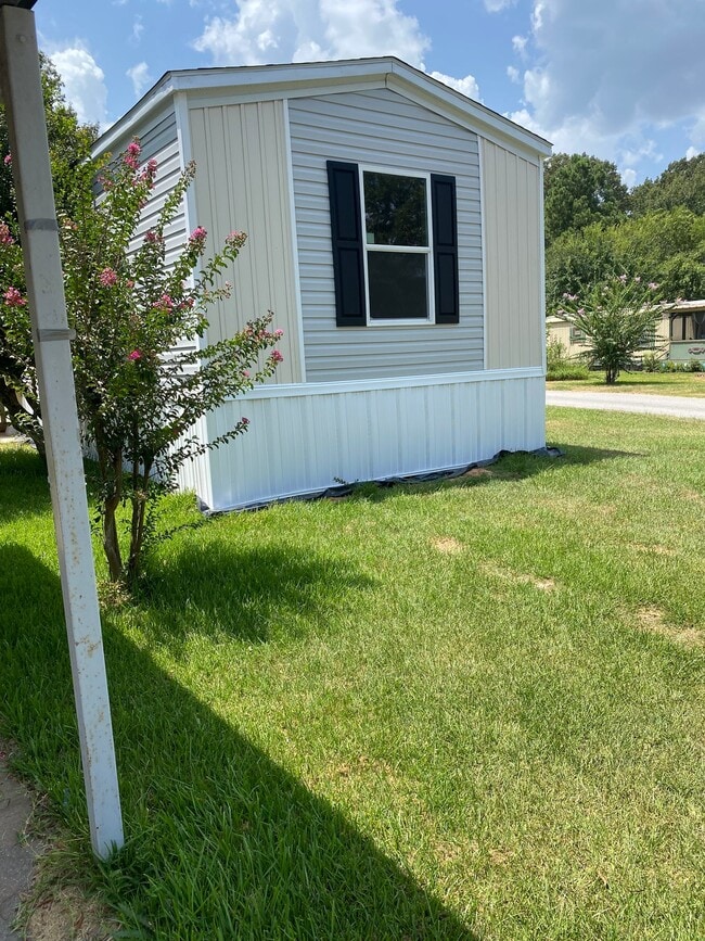 Photo - 3300 Lotus Ln