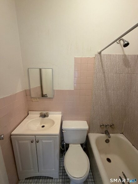 Photo - 485 Howard Ave