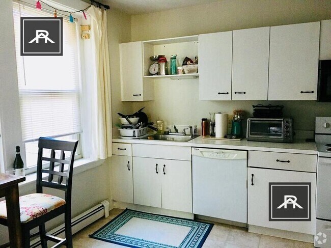 Building Photo - 2 bedroom in Brighton MA 02135 Unit 3 Rental