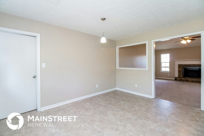 Photo - 423 Brookfield Way