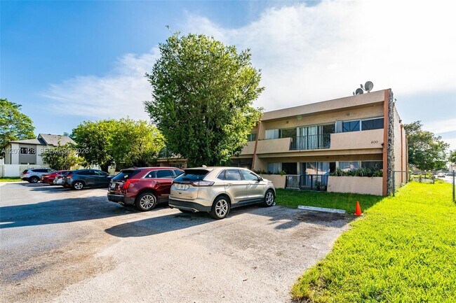 400 NE 18th Ave Unit 208