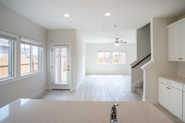 Photo - 113 Furlong Dr