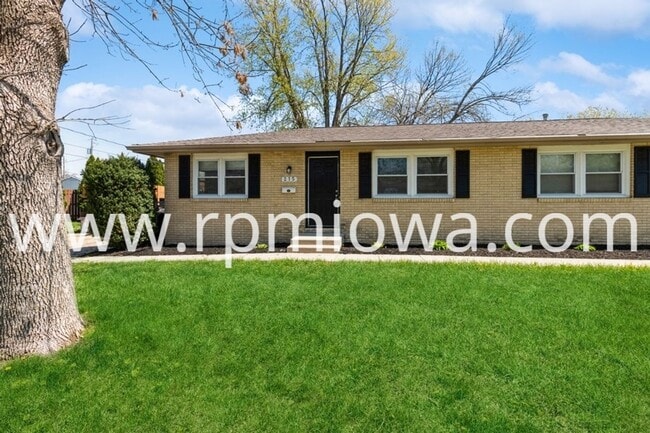 Building Photo - 215 NW Arlan Dr Unit 215 NW Arlan Drive