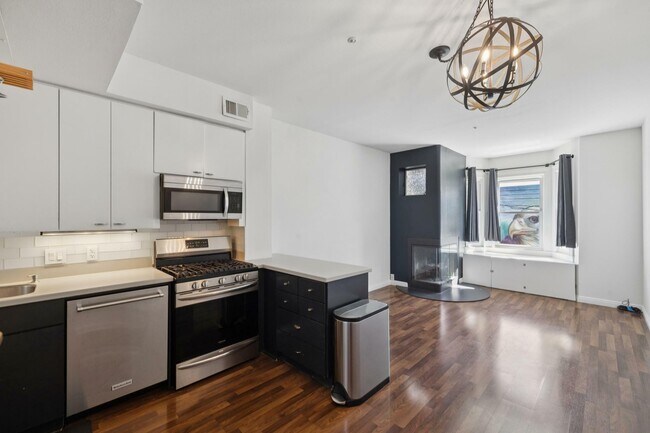 Building Photo - 144 Langton St Rental