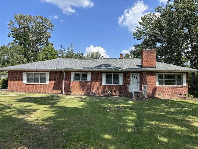 Building Photo - 407 Elizabeth Dr