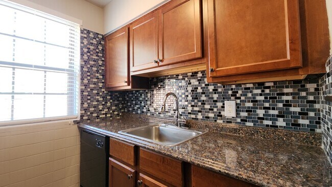 Photo - 5112 Jamieson Ave Unit 1st floor