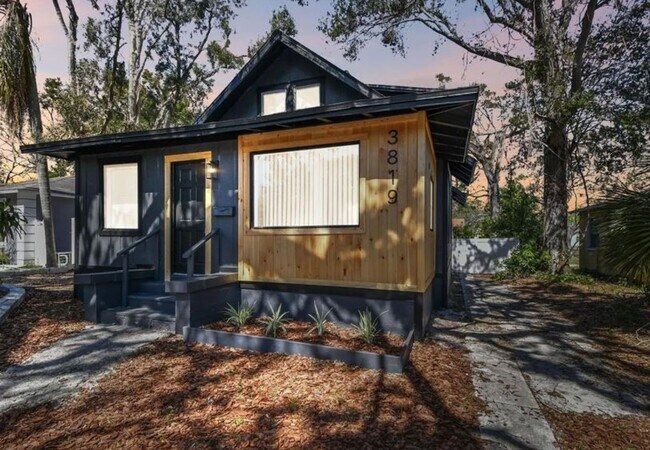 Photo - Housing Voucher Accepted: Charming 4-Bedro...