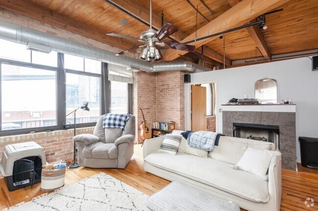 Building Photo - 2 bedroom in Chicago IL 60661 Unit 813 Rental
