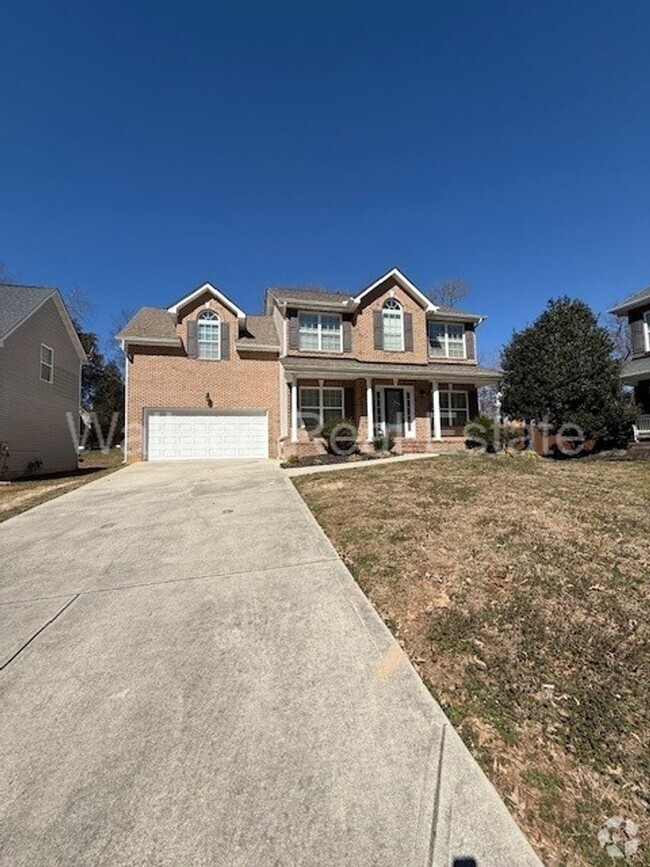 Building Photo - LOCATED IN HALLS BEAUTIFUL 2 STORY HOME WI...