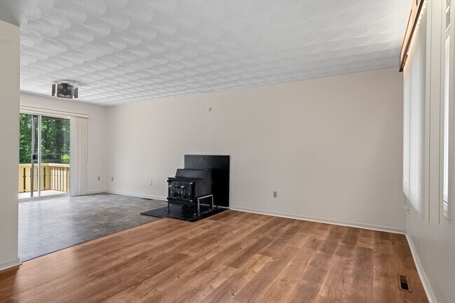 Photo - 3 or 4 Bed/ 3 1/2 bath