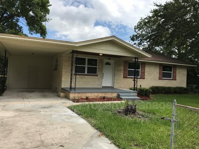 Building Photo - 8215 Cir St S