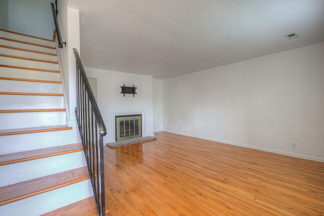 Photo - 5748 Brentwood Trace