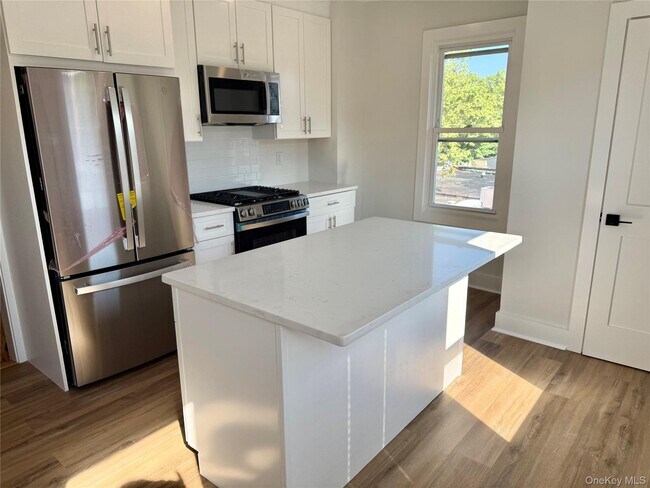 44 Purchase St Unit 3L