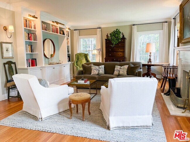 Photo - 934 S Dunsmuir Ave