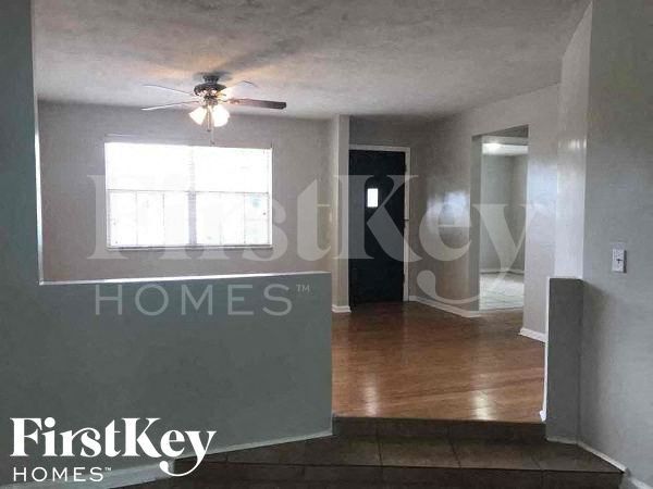 Photo - 14300 Iroquois Ave