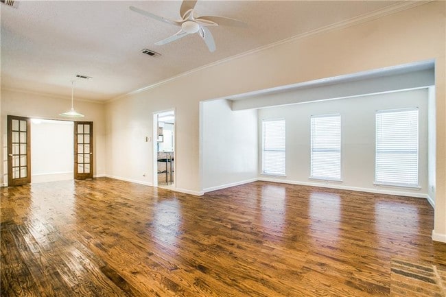 Photo - 224 Simmons Dr