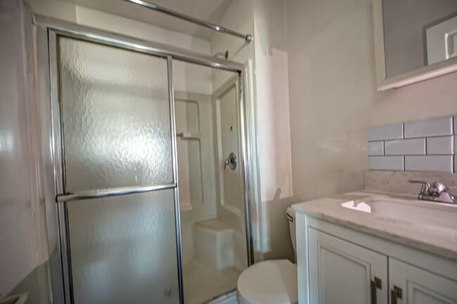 Photo - 1006 Merriam Rd