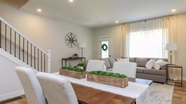 34 Ponemah Hill Rd