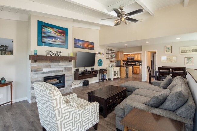 Photo - 834 N Lucia Ave