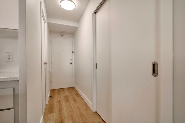 Photo - 3460 Rue Durocher Unit 1002