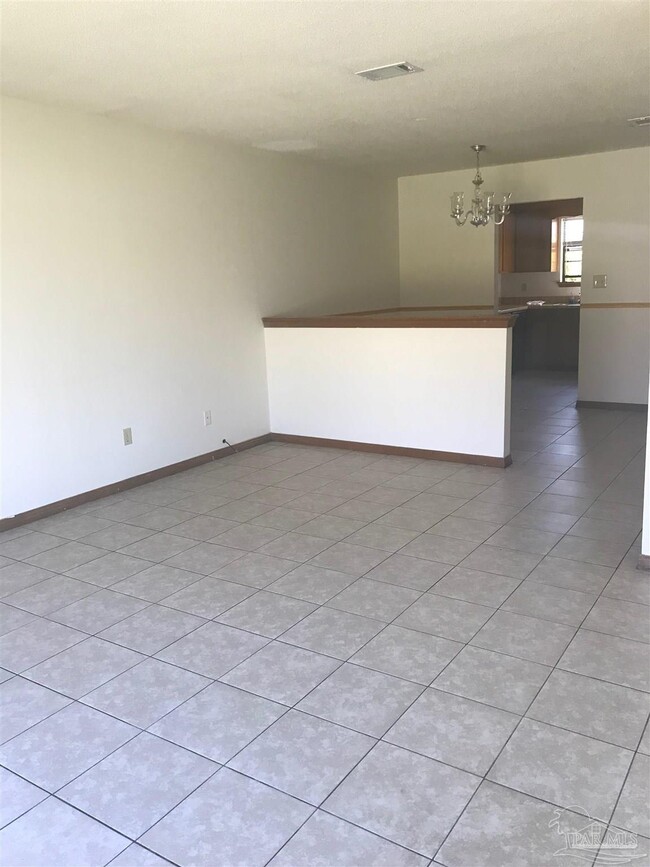 Photo - 932 E Johnson Ave