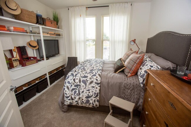 Legacy at Walton Green Model Bedroom
