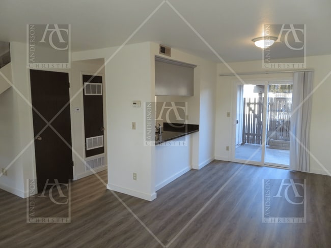 Photo - 204 Castillion Terrace