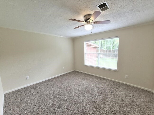 Photo - 503 Riveredge Dr