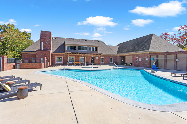 Kings Cove Apartments - Merriam, KS | ForRent.com