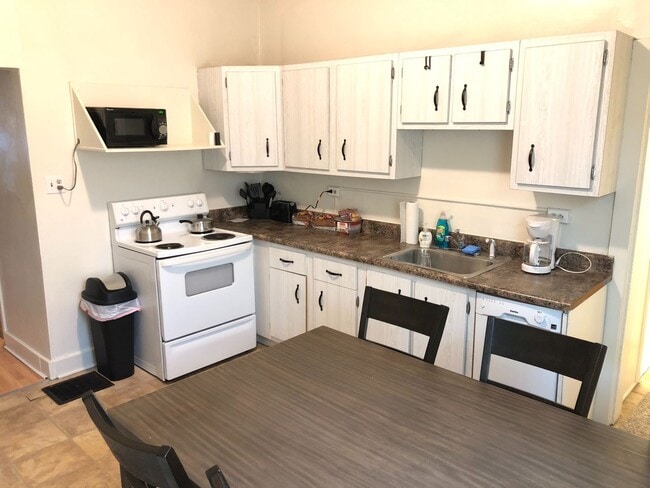 Photo - 332 Ophelia St Unit House