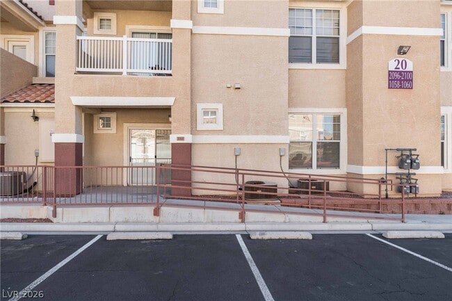 Photo - 5855 Valley Dr Unit 1060
