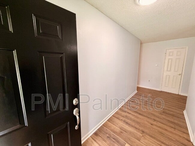 Photo - 119 Chatham Forest Cir