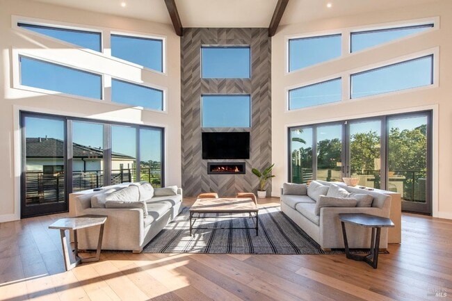 Building Photo - 3727 Lakebriar Pl