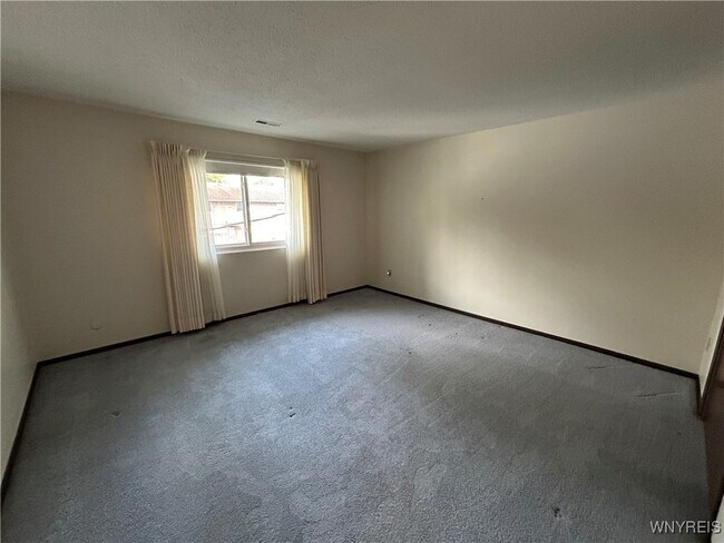 Photo - 186 Peppertree Dr