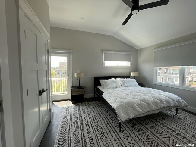 Photo - 334 Dehnhoff Walk