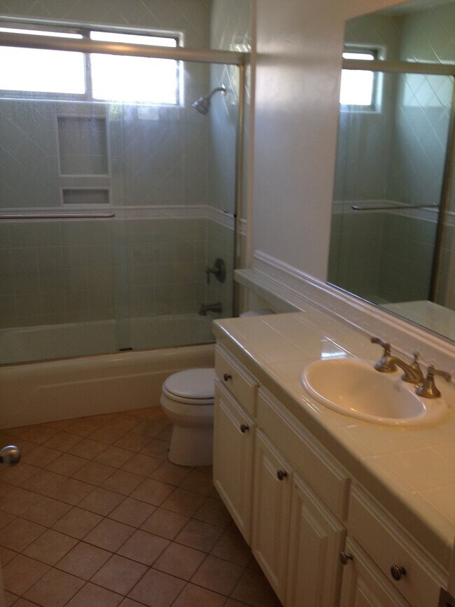 Photo - 954 N Croft Ave