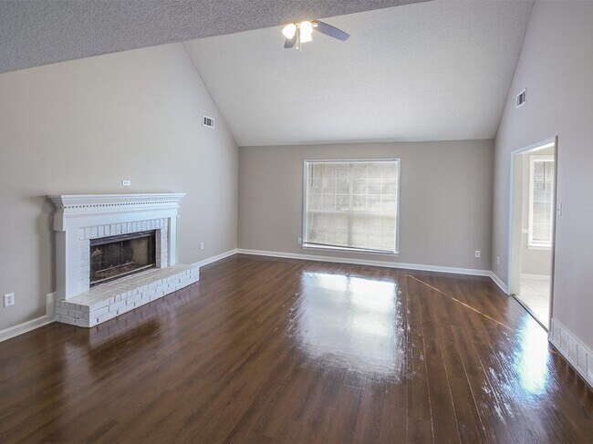 Photo - Charming 6 bed, 3 bath home on corner lot between S. Germantown and Hacks Cross.