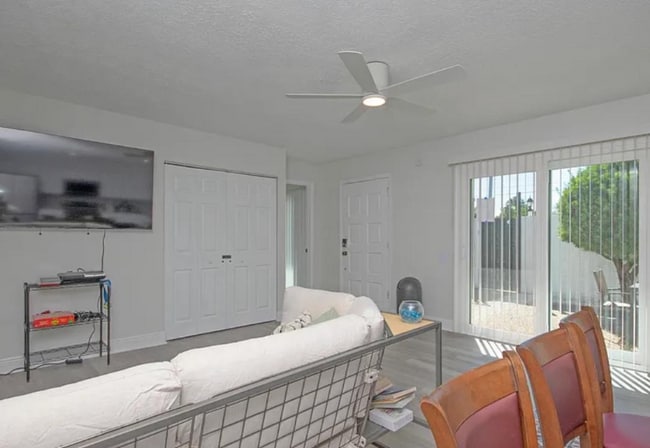 Photo - 5524 Sunset Ave