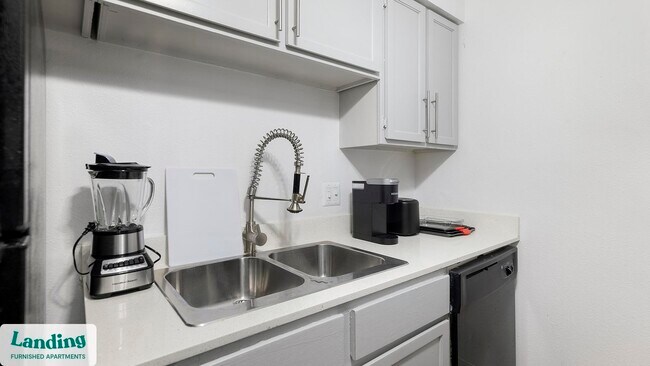 Photo - 1071 Clayton Ln Unidad M1408