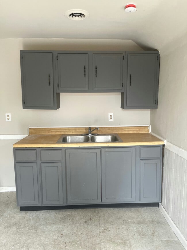 Photo - 8220 Sowinski Ave Unidad 2