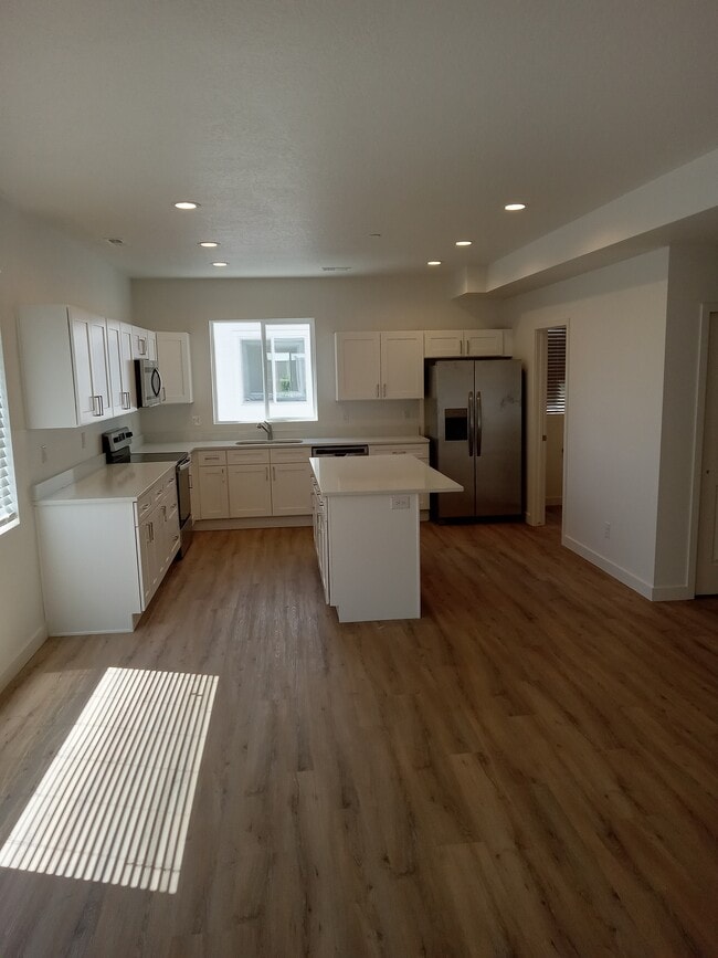 Photo - 238 W Paramount Ave