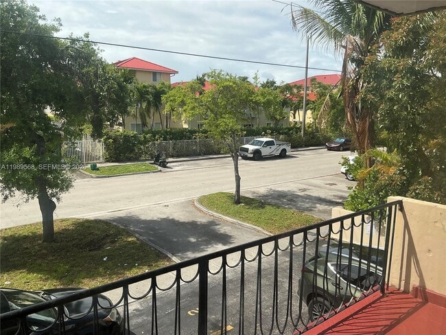 Photo - 2079 NE 167th St Unit 5