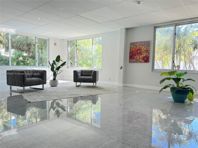 Photo - 9700 E Bay Harbor Dr Unidad 408