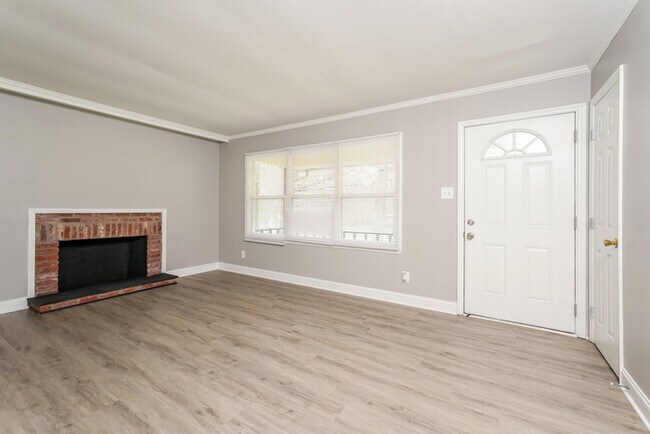 Photo - 5018 Shoreline Dr