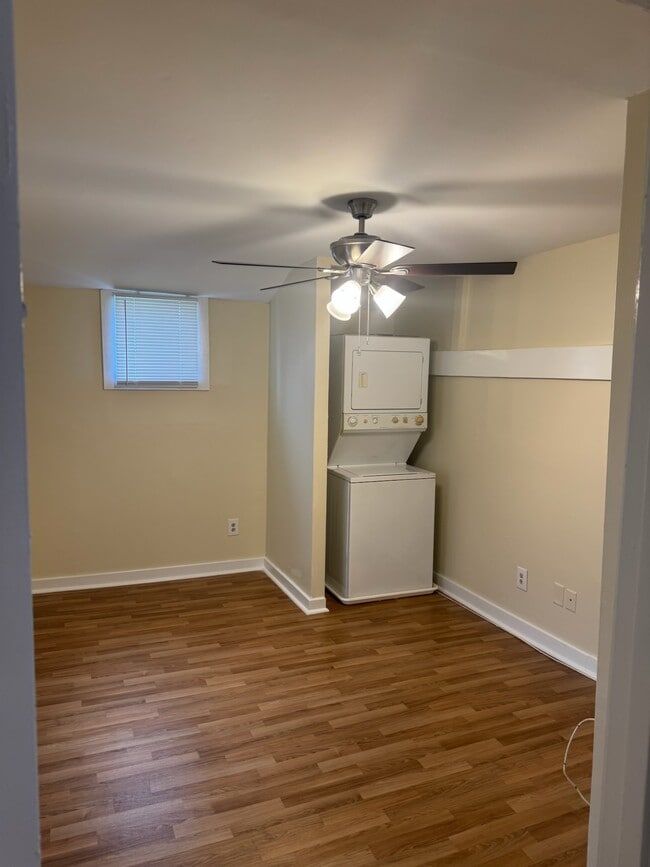 Photo - 8 Line St Unidad E