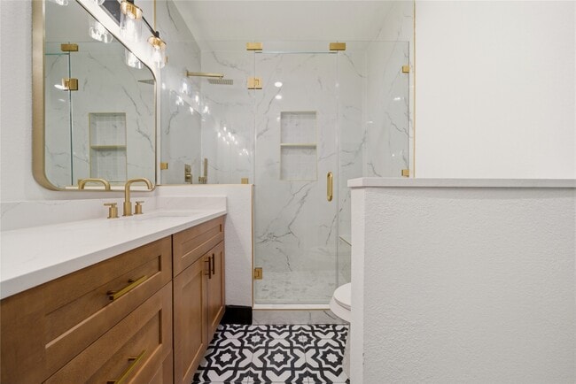 Photo - 4439 Gunter St
